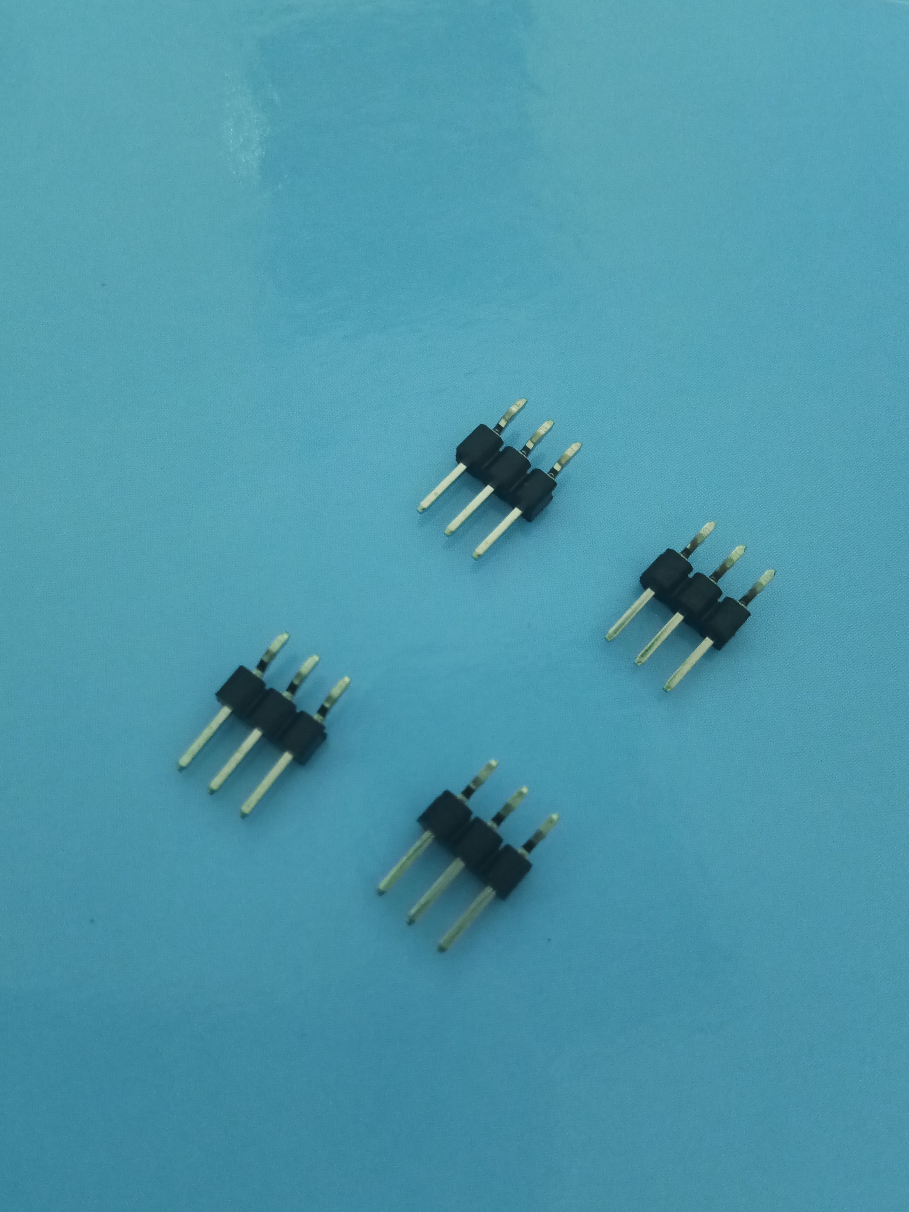 2.54mm Right Angle SMD Type Pin Header Connector Gold Plated Material